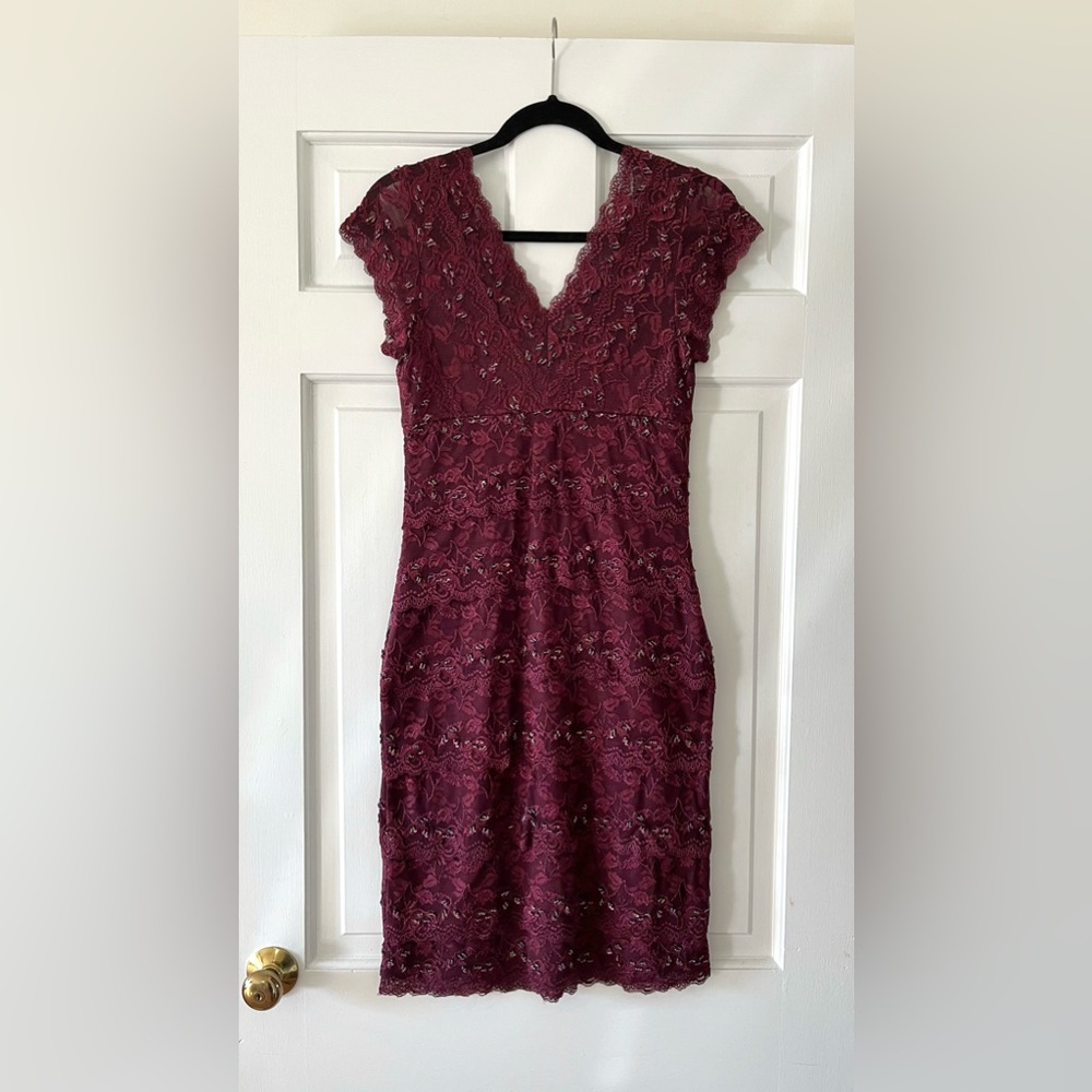 Caché Beaded Lace Burgundy Wine Cap Sleeve V-Neck Bandage Sheath Dress Size 6 - Picture 3 of 7